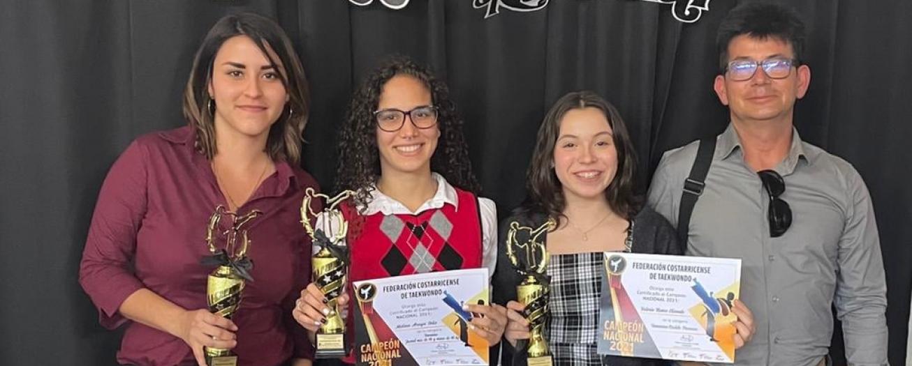 Entrenadora y dos atletas de Grecia designadas las mejores del 2021