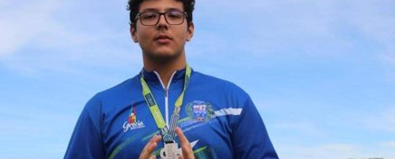 Griego gana medalla de oro en centroamericano de atletismo