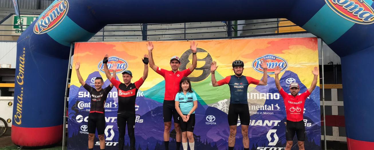 Griegos triunfan en competencias de ciclismo de montaña