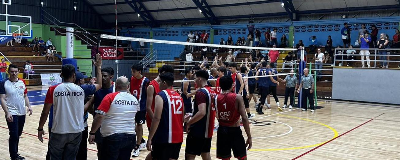 Técnico griego dirige a Selección Nacional que participará en el Mundial U19