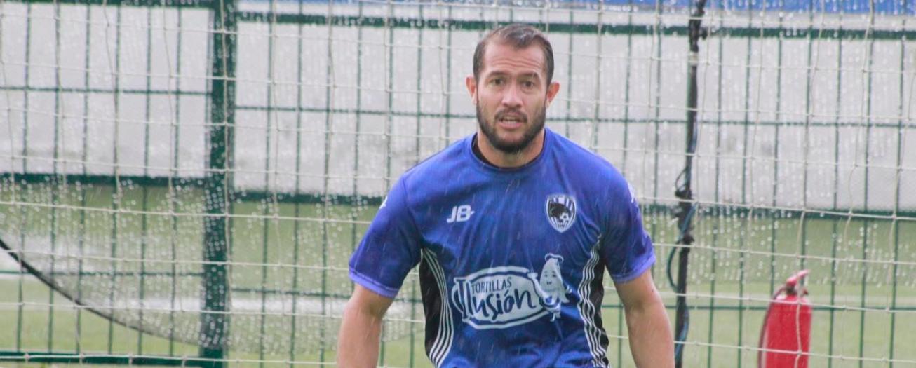 Daniel Cambronero se va del Municipal Grecia