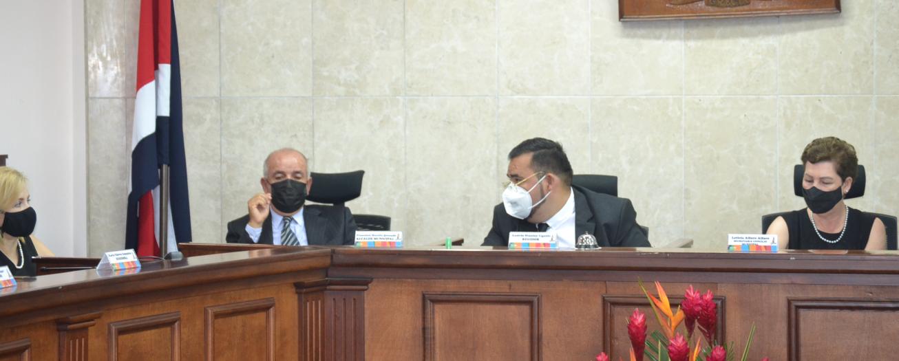 Regidores cuestionan falta de acciones contra construcciones ilegales 