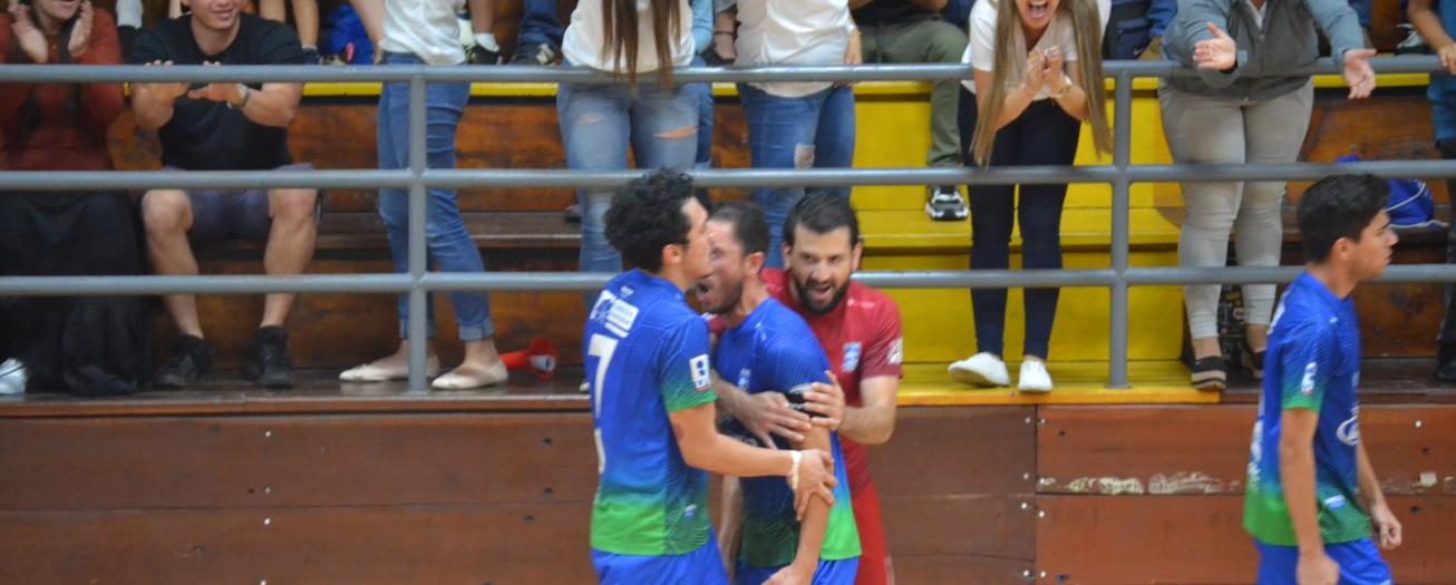 Grecia y San Carlos no se dan tregua en el primer juego de semifinales 