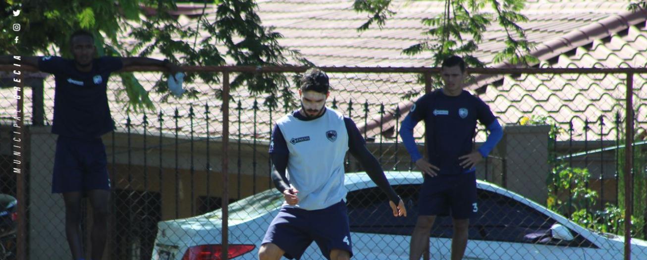 Juan Carlos Amador sigue con el Municipal Grecia 