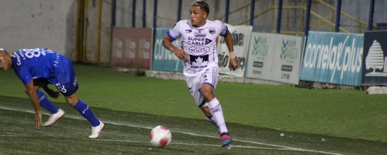 Grecia deja buena impresión, pero debe reforzar la delantera