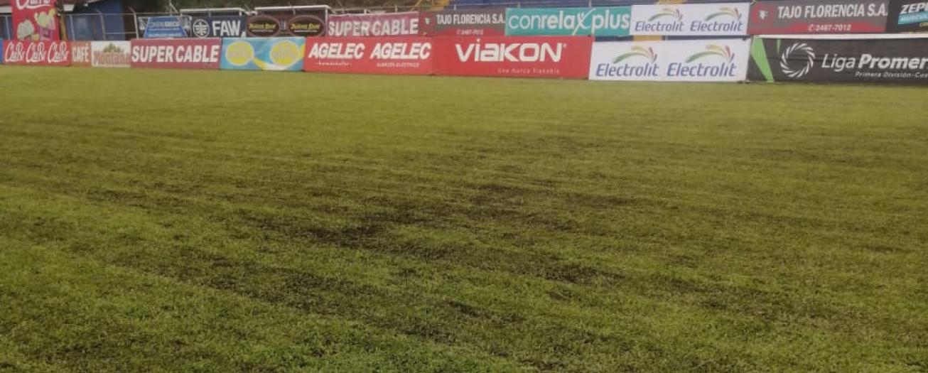 Grecia y Herediano jugarán partido trascendental en un barreal 