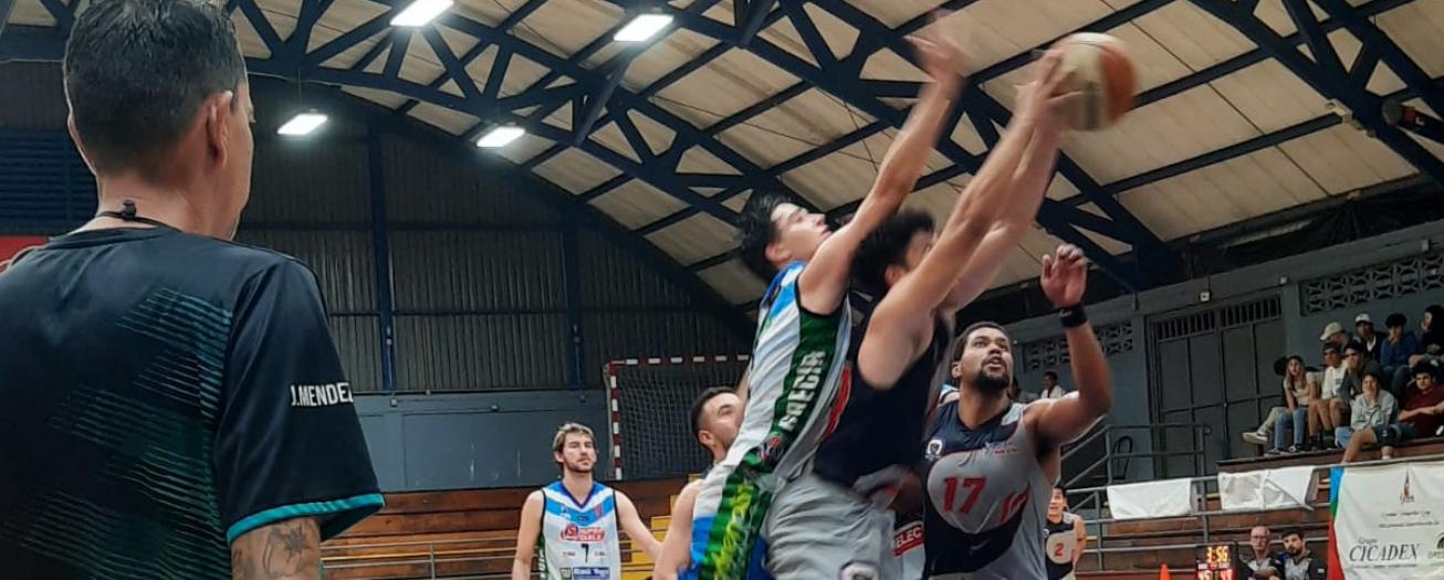 Grecia deja ir ventaja de 18 puntos y en los últimos siete segundos pierde el juego