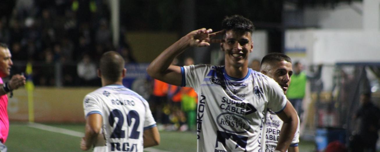 Grecia saca un punto de oro en Guadalupe