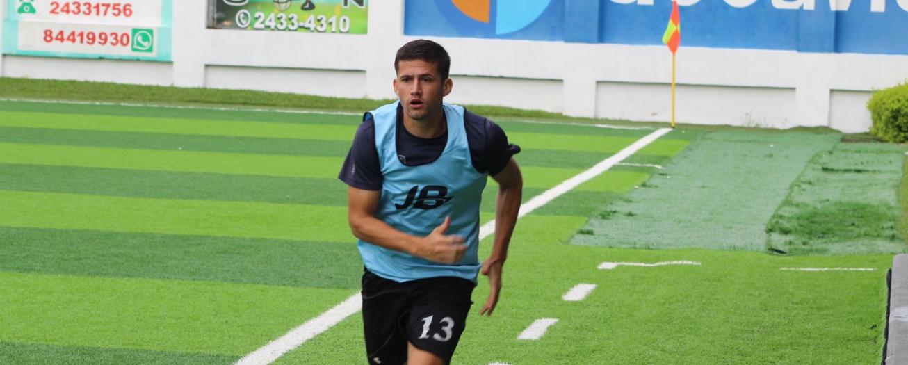 Alberth Villalobos regresa al Municipal Grecia